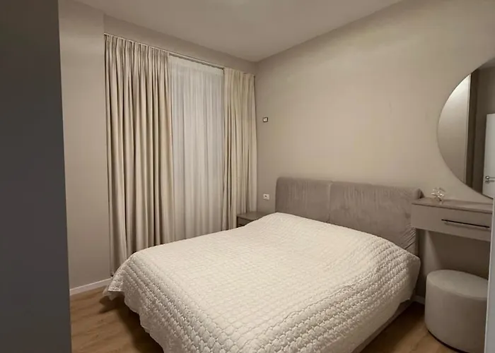 Petalier Apartamento Tirana